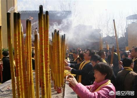 今日科普一下！雍和宫抢头香大场面,百科词条爱好_2024最新更新